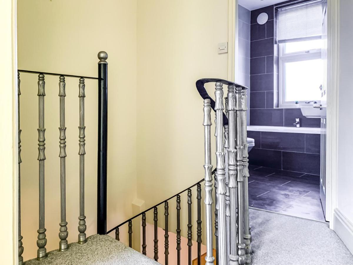 יורק The Vines - Stunning Period Home With Free Parking מראה חיצוני תמונה