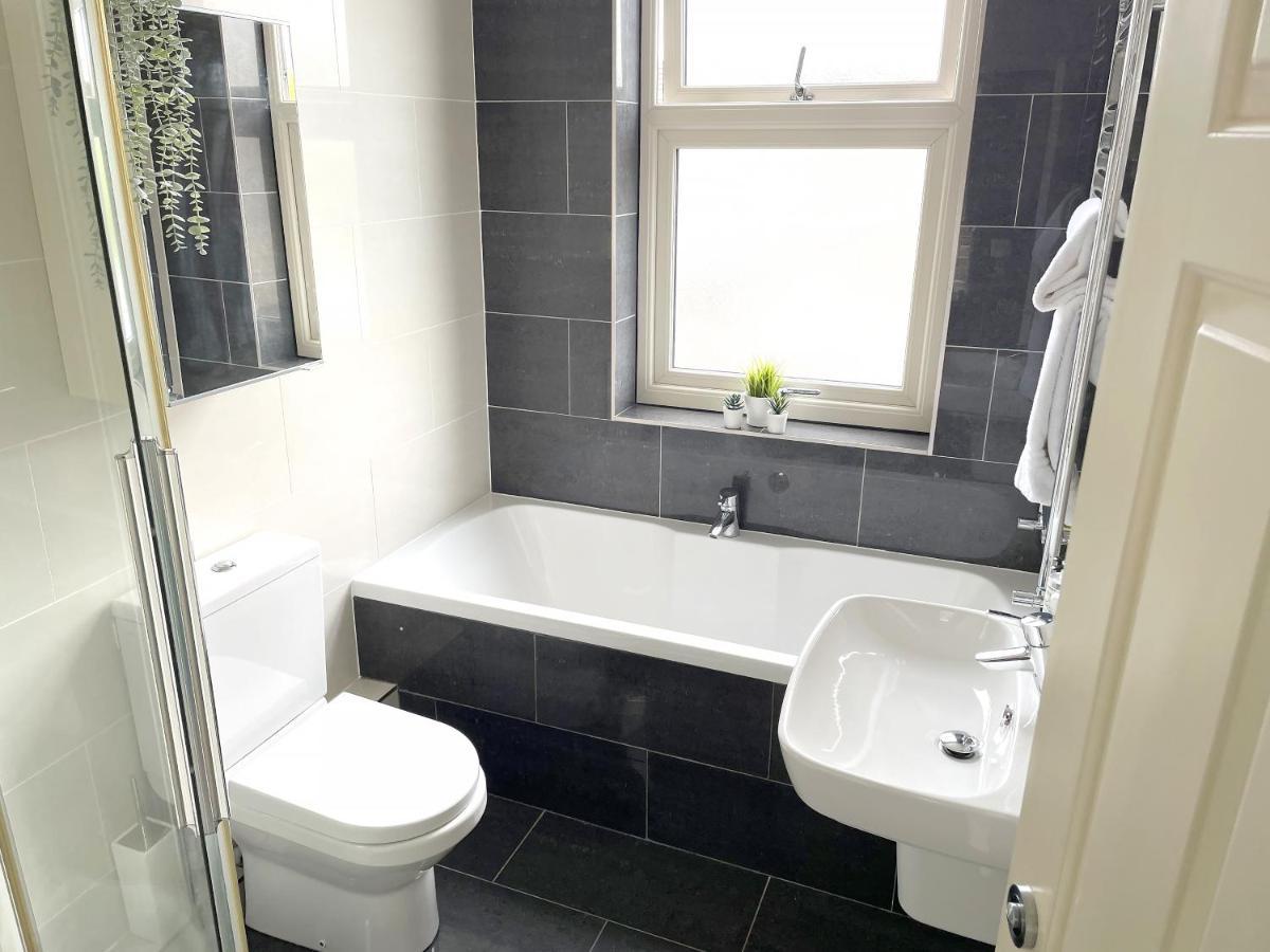 יורק The Vines - Stunning Period Home With Free Parking מראה חיצוני תמונה