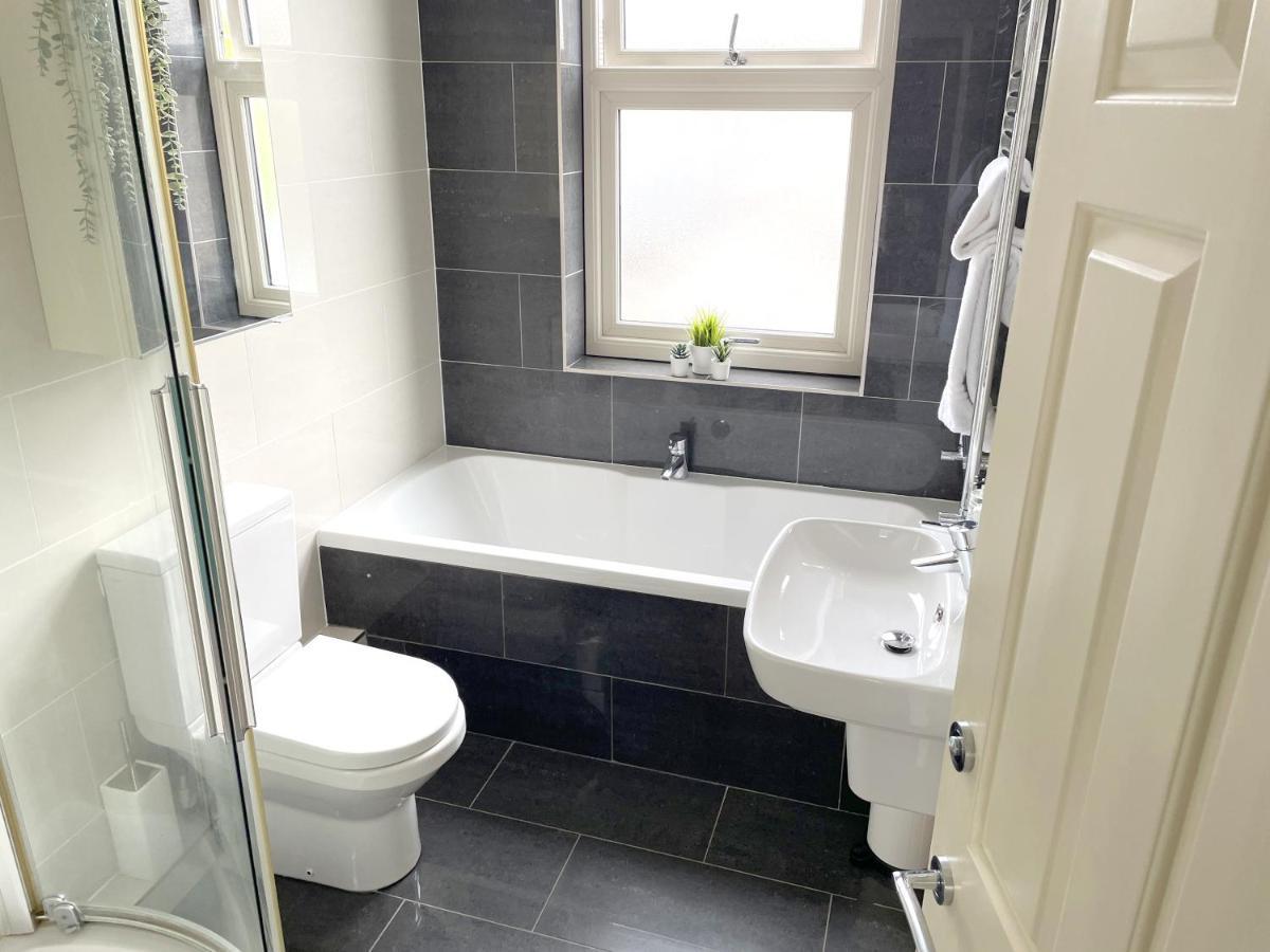 יורק The Vines - Stunning Period Home With Free Parking מראה חיצוני תמונה
