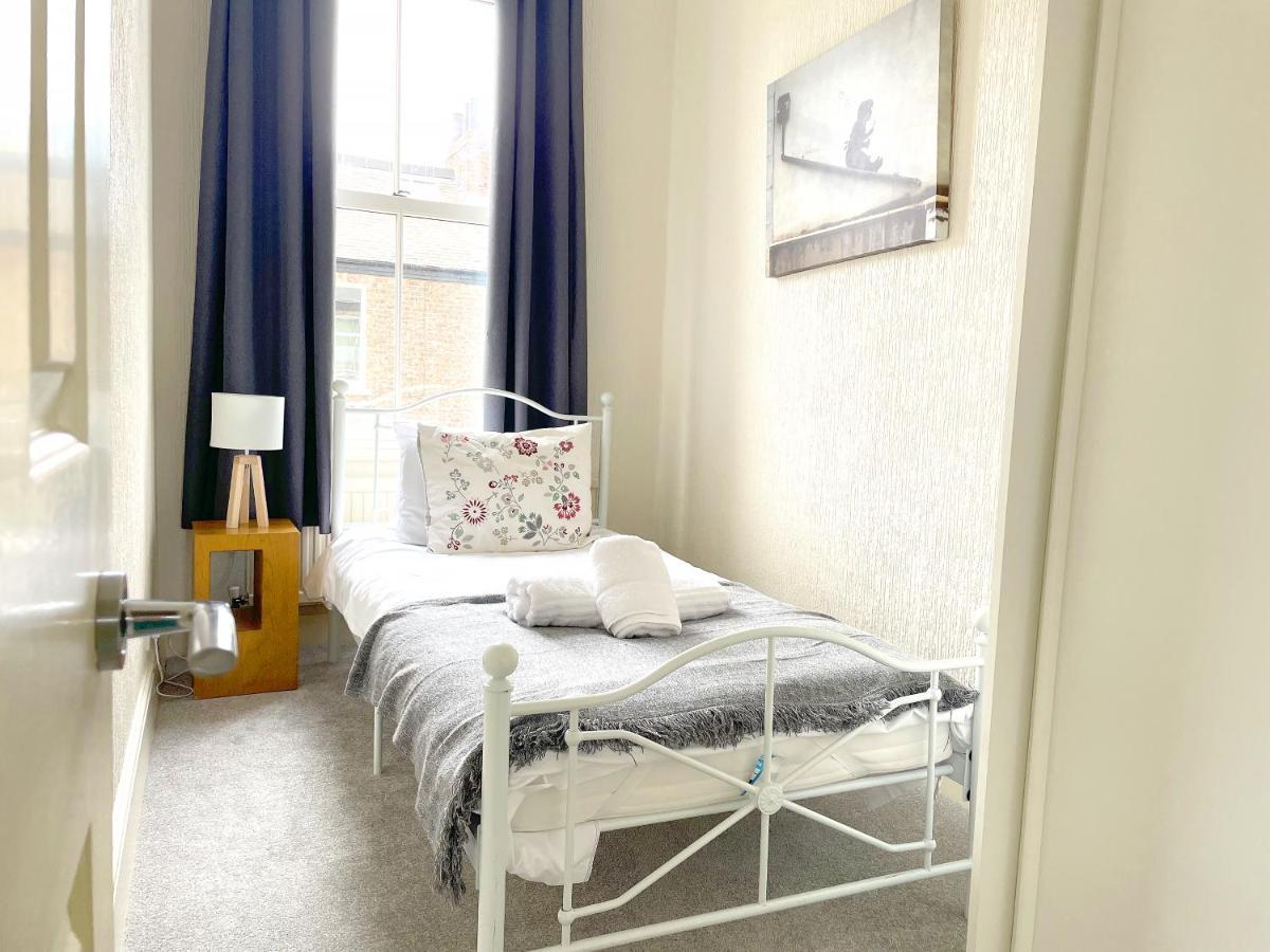 יורק The Vines - Stunning Period Home With Free Parking מראה חיצוני תמונה